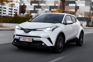 2016_toyota-chr_hybrid_mte_dynamic_04.jpg