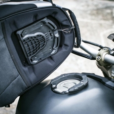 YME-FTBAG-RG-00-tank-bag-mount-ring-detail-001.jpg