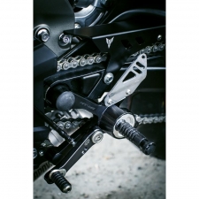 1RC-F8110-00-00-billet-foot-pedals-adjuster-kit-mt-09-detail-001.jpg