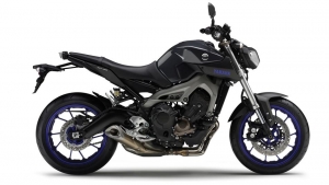 2014-Yamaha-MT-09-EU-Race-Blu-Studio-002.jpg