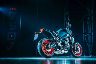 yamaha-mt-09-2021-statiche-2758.thumb.jpg.f0f11c61515939710ae22828aa9653f6.jpg