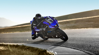 2022_YAM_YZF700R7_EU_DPBMC_ACT_007_03_preview.jpg